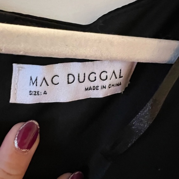 Mac Duggal Embellished Long Sleeve Plunge Neck Jersey Gown Dress - Picture 4 of 6